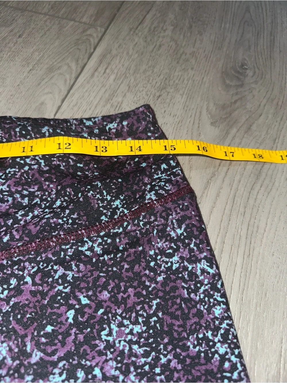 Roadrunner sports legging Purple Speckled Capris Leggings size medium - Picture 5 of 7